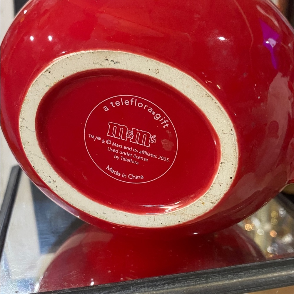 M&M'S Red Ceramic Mug with Heart Handle - Picture 4 of 6
